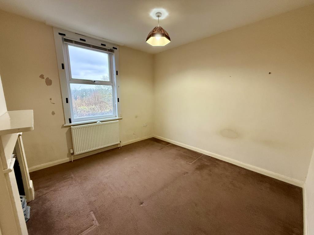 Lot: 151 - TERRACE HOUSE FOR IMPROVEMENT - Bedroom one